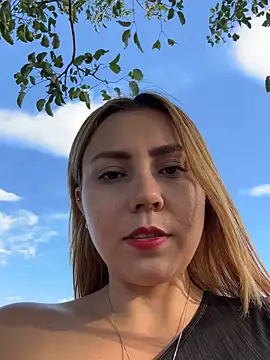 Snapshot of Brittanyrosexx chatting on 10-14-25, 09:15 Brittanyrosexx online show from 10-14-25, 09:15