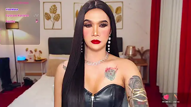 Snapshot of SeductiveLexieX chatting on 11-25-25, 02:06 SeductiveLexieX online show from 11-25-25, 02:06