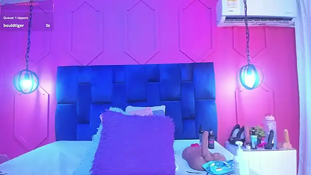 chantall1375 online show from 09-27-25, 11:48