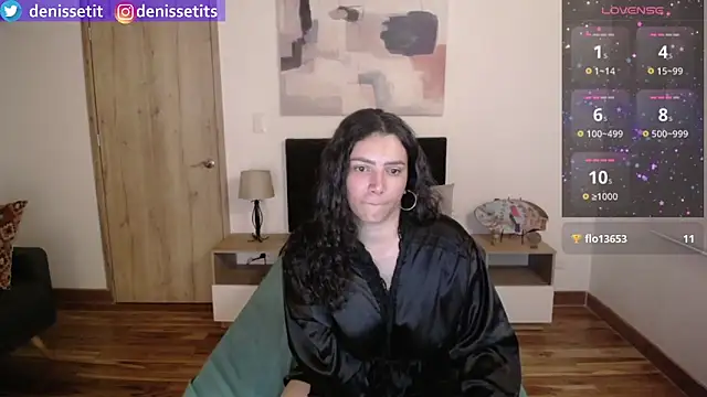 Snapshot of DenisseTits chatting on 02-01-25, 11:27 DenisseTits online show from 02-01-25, 11:27