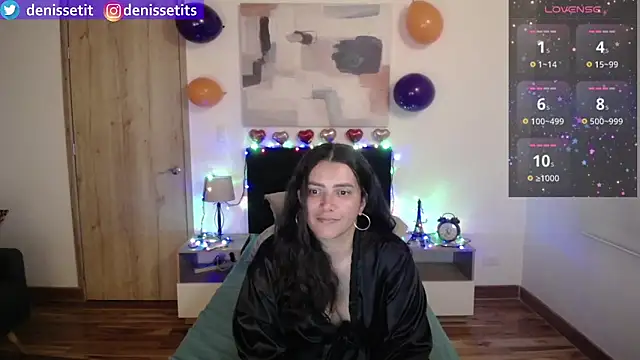 Snapshot of DenisseTits chatting on 02-11-25, 08:31 DenisseTits online show from 02-11-25, 08:31