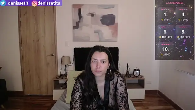 Snapshot of DenisseTits chatting on 02-23-25, 01:53 DenisseTits online show from 02-23-25, 01:53