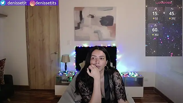 Snapshot of DenisseTits chatting on 03-20-25, 08:51 DenisseTits online show from 03-20-25, 08:51