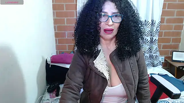 Snapshot of sophialxxx chatting on 02-15-25, 01:31 sophialxxx online show from 02-15-25, 01:31