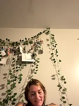 lexymarie online show from 11-25-25, 01:49