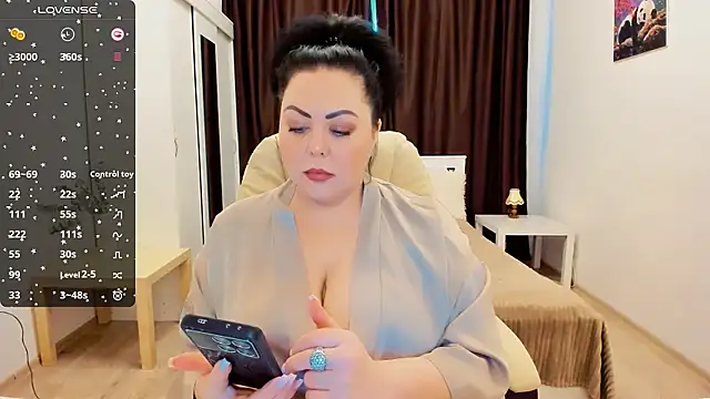 Snapshot of Nina_Hopper chatting on 12-20-24, 09:43 Nina Hopper online show from 12-20-24, 09:43