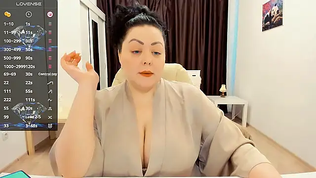 Snapshot of Nina_Hopper chatting on 02-27-25, 12:34 Nina Hopper online show from 02-27-25, 12:34