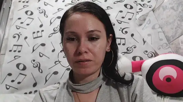 Snapshot of Venusluxodomme chatting on 12-02-24, 03:26 Venusluxodomme online show from 12-02-24, 03:26