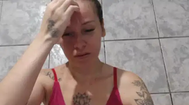 Snapshot of Venusluxodomme chatting on 01-17-25, 03:23 Venusluxodomme online show from 01-17-25, 03:23