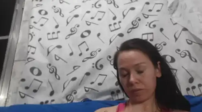 Snapshot of Venusluxodomme chatting on 01-25-25, 01:43 Venusluxodomme online show from 01-25-25, 01:43