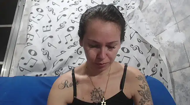 Snapshot of Venusluxodomme chatting on 01-27-25, 02:20 Venusluxodomme online show from 01-27-25, 02:20