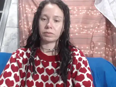 Snapshot of Venusluxodomme chatting on 09-28-25, 05:35 Venusluxodomme online show from 09-28-25, 05:35