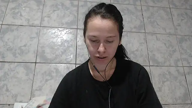 Snapshot of Venusluxodomme chatting on 10-04-25, 07:28 Venusluxodomme online show from 10-04-25, 07:28