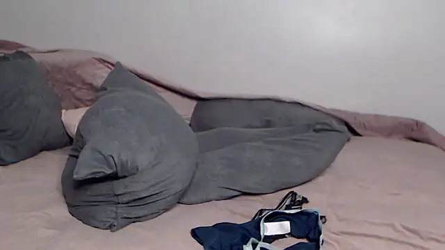 Cheresse online show from 02-20-25, 07:19