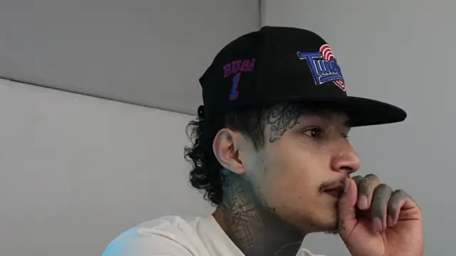 trieone online show from 02-11-25, 05:58