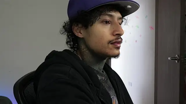 trieone online show from 03-29-26, 02:17