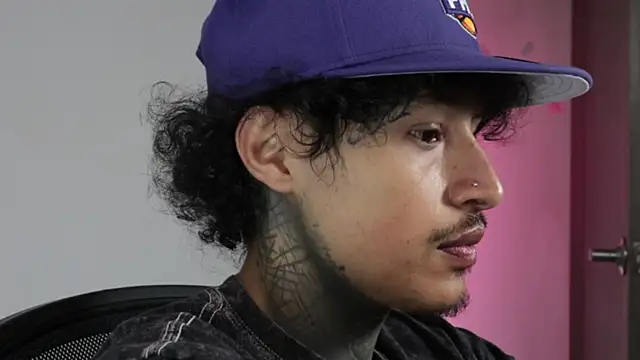 trieone online show from 04-11-26, 02:21