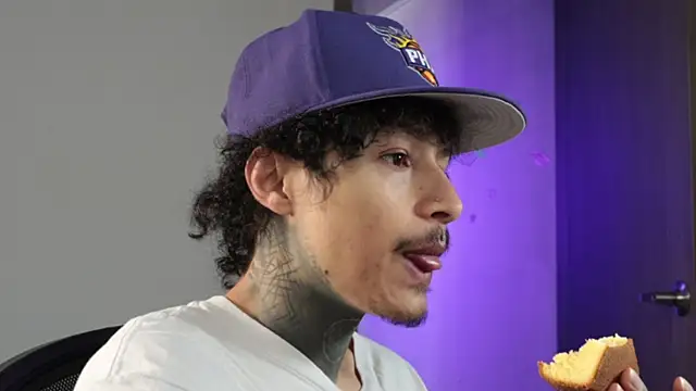 trieone online show from 04-22-26, 01:34