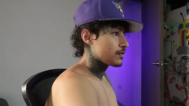 trieone online show from 04-27-26, 02:04