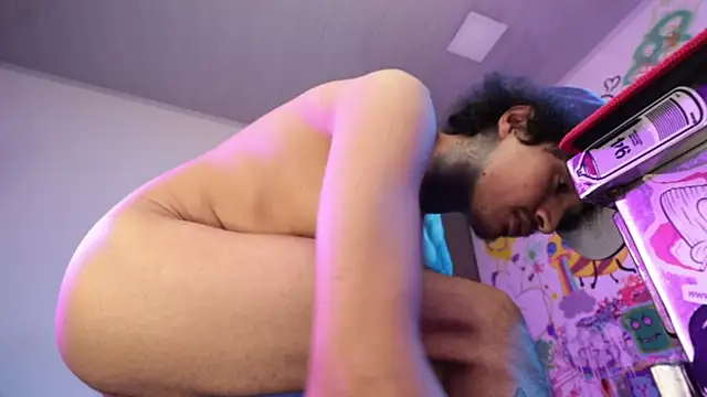 trieone online show from 04-28-26, 02:27