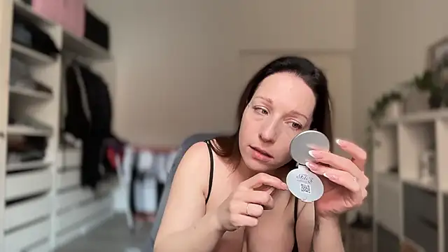 Viola Beck online show from 03-10-26, 09:36