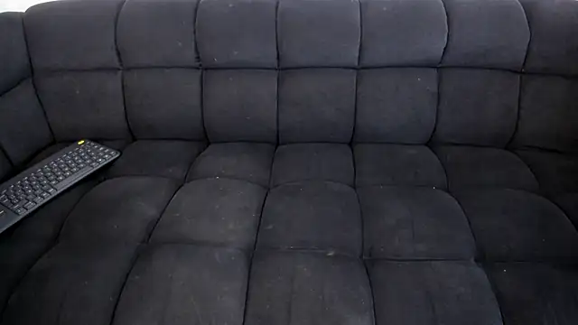 Snapshot of emilyhills_ chatting on 10-22-25, 07:57 emilyhills online show from 10-22-25, 07:57