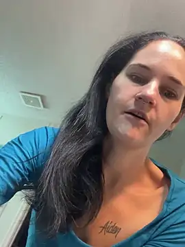 Snapshot of lolabunny9 chatting on 01-15-25, 02:56 lolabunny9 online show from 01-15-25, 02:56