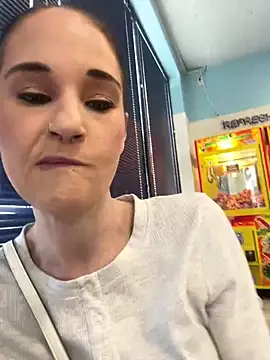 Snapshot of lolabunny9 chatting on 02-02-25, 05:26 lolabunny9 online show from 02-02-25, 05:26