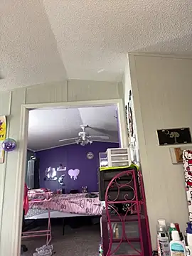 Snapshot of lolabunny9 chatting on 02-05-25, 03:31 lolabunny9 online show from 02-05-25, 03:31