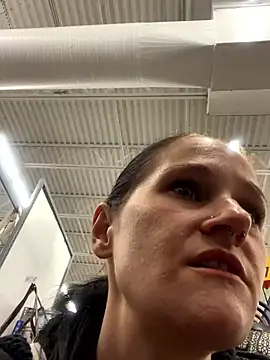 Snapshot of lolabunny9 chatting on 02-14-25, 04:41 lolabunny9 online show from 02-14-25, 04:41