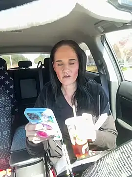 Snapshot of lolabunny9 chatting on 03-11-25, 04:07 lolabunny9 online show from 03-11-25, 04:07