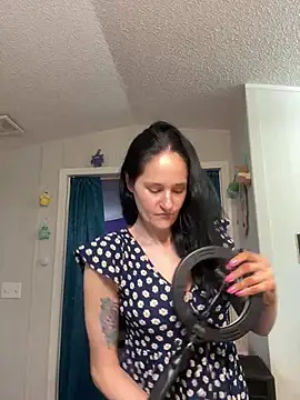 Snapshot of lolabunny9 chatting on 03-21-25, 01:56 lolabunny9 online show from 03-21-25, 01:56