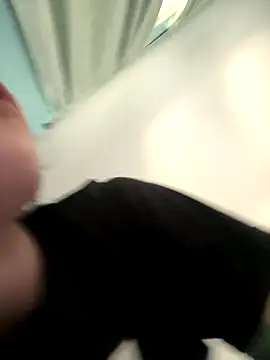 Snapshot of lolabunny9 chatting on 09-24-25, 03:15 lolabunny9 online show from 09-24-25, 03:15