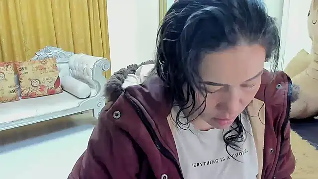 Snapshot of gaby_trent chatting on 12-23-24, 02:17 gaby trent online show from 12-23-24, 02:17