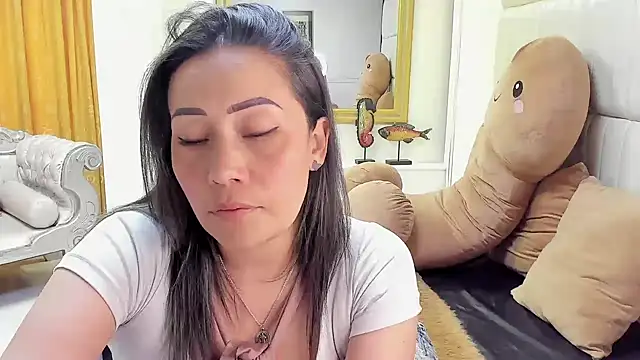 Snapshot of gaby_trent chatting on 12-24-24, 08:49 gaby trent online show from 12-24-24, 08:49