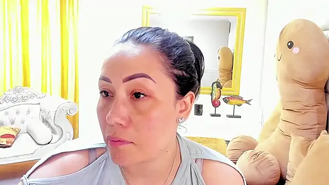 Snapshot of gaby_trent chatting on 12-31-24, 03:31 gaby trent online show from 12-31-24, 03:31