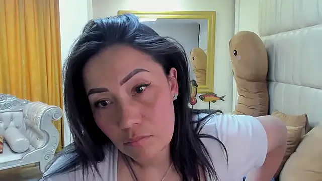 Snapshot of gaby_trent chatting on 01-11-25, 06:33 gaby trent online show from 01-11-25, 06:33