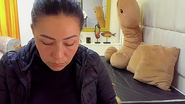 Snapshot of gaby_trent chatting on 01-13-25, 02:53 gaby trent online show from 01-13-25, 02:53