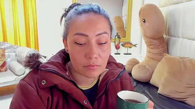 Snapshot of gaby_trent chatting on 01-16-25, 01:25 gaby trent online show from 01-16-25, 01:25