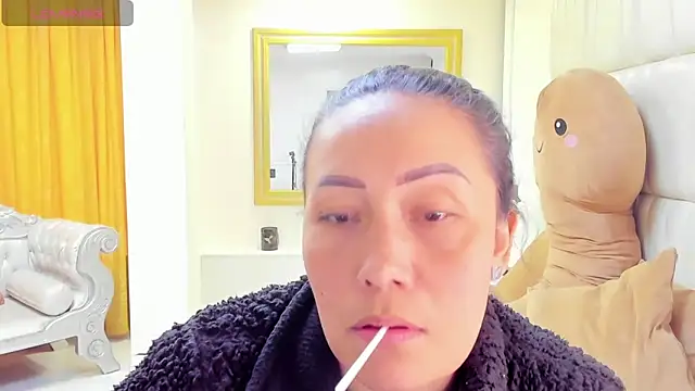 Snapshot of gaby_trent chatting on 01-24-25, 06:04 gaby trent online show from 01-24-25, 06:04