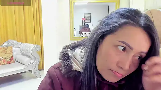 Snapshot of gaby_trent chatting on 01-27-25, 01:41 gaby trent online show from 01-27-25, 01:41