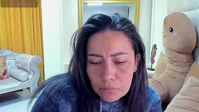 Snapshot of gaby_trent chatting on 01-29-25, 01:28 gaby trent online show from 01-29-25, 01:28