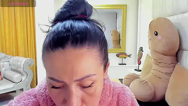 Snapshot of gaby_trent chatting on 01-30-25, 07:26 gaby trent online show from 01-30-25, 07:26