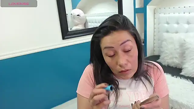 Snapshot of gaby_trent chatting on 02-15-25, 06:23 gaby trent online show from 02-15-25, 06:23