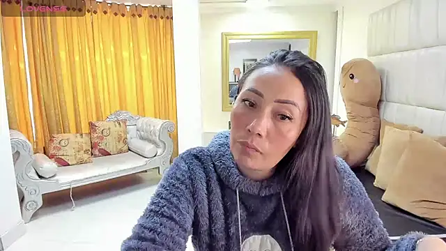 Snapshot of gaby_trent chatting on 02-28-25, 03:37 gaby trent online show from 02-28-25, 03:37