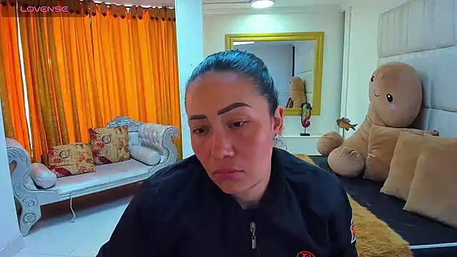 Snapshot of gaby_trent chatting on 03-01-25, 01:18 gaby trent online show from 03-01-25, 01:18