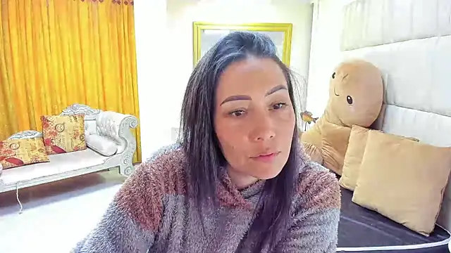 Snapshot of gaby_trent chatting on 03-03-25, 01:53 gaby trent online show from 03-03-25, 01:53