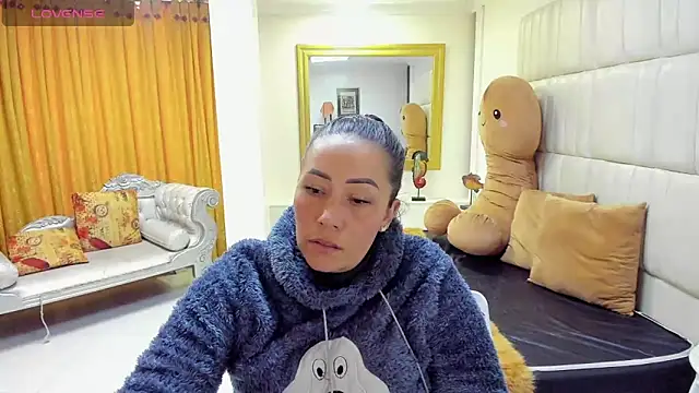 Snapshot of gaby_trent chatting on 03-06-25, 07:10 gaby trent online show from 03-06-25, 07:10