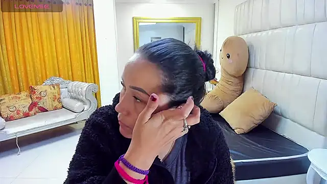 Snapshot of gaby_trent chatting on 03-18-25, 04:04 gaby trent online show from 03-18-25, 04:04