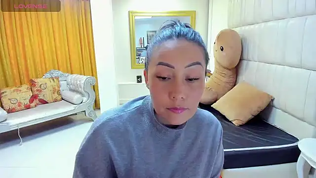 Snapshot of gaby_trent chatting on 03-20-25, 07:35 gaby trent online show from 03-20-25, 07:35